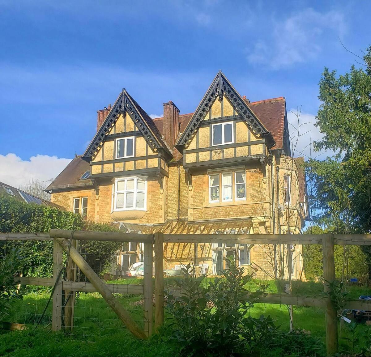 Lovely 3 Bed Condo Reigate Exteriör bild
